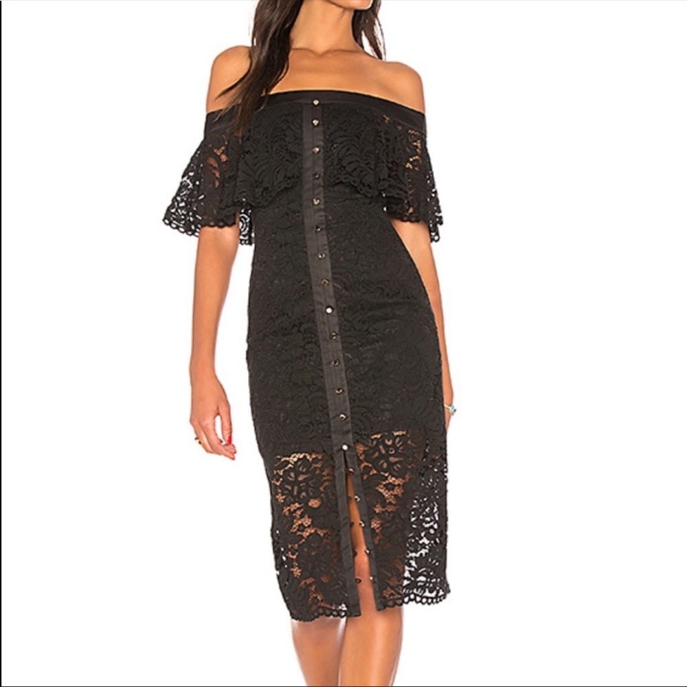 ❤️Blogger’s Favorite black lace midi dress